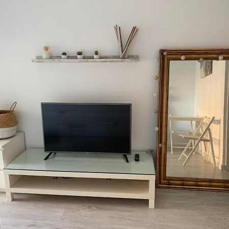 Acogedor Estudio En Primera Linea De Playa 베날마데나코스타 외부 사진