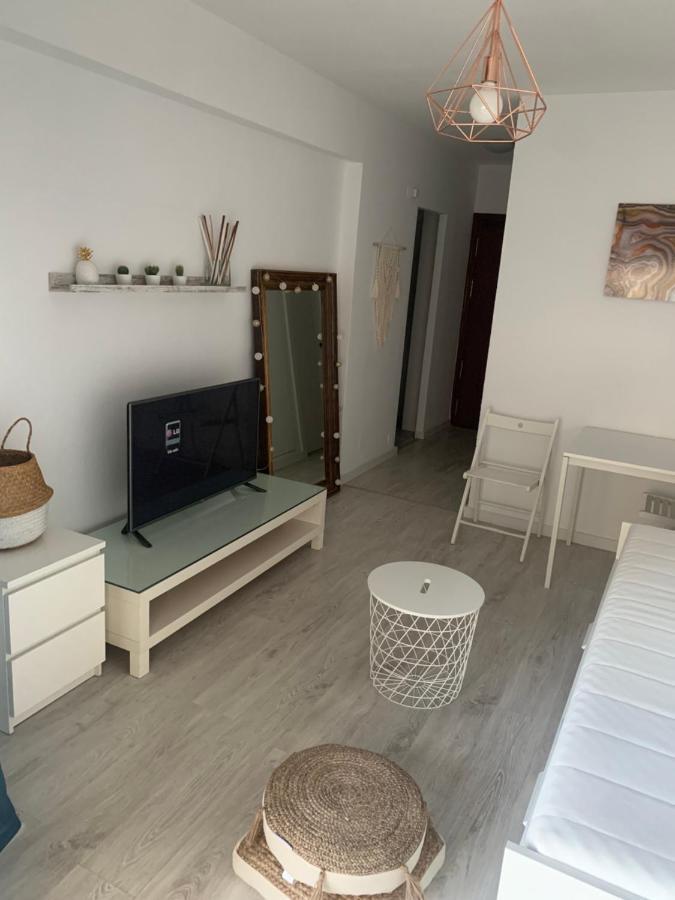 Acogedor Estudio En Primera Linea De Playa 베날마데나코스타 외부 사진