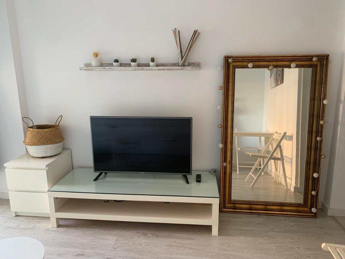 Acogedor Estudio En Primera Linea De Playa 베날마데나코스타 외부 사진